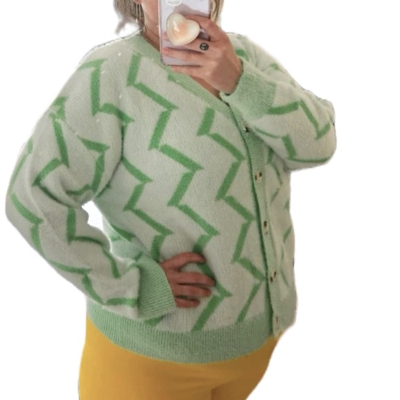 PLUS Pastel Stripe Cardigan - Picture 5 of 5